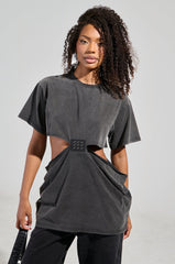 GIRL BOSS MOMENTS CUT OUT T-SHIRT