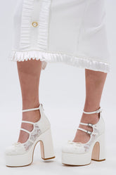 AZALEA WANG SPROUT WHITE PUMP