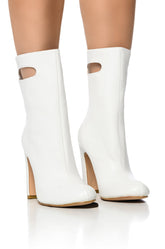 AZALEA WANG NAYELI WHITE HANDLE BOOTIE