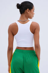 INVISIBLE STRAP CROPPED TANK TOP