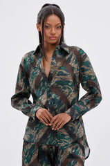 IN TOO DEEP BUTTON DOWN TOP