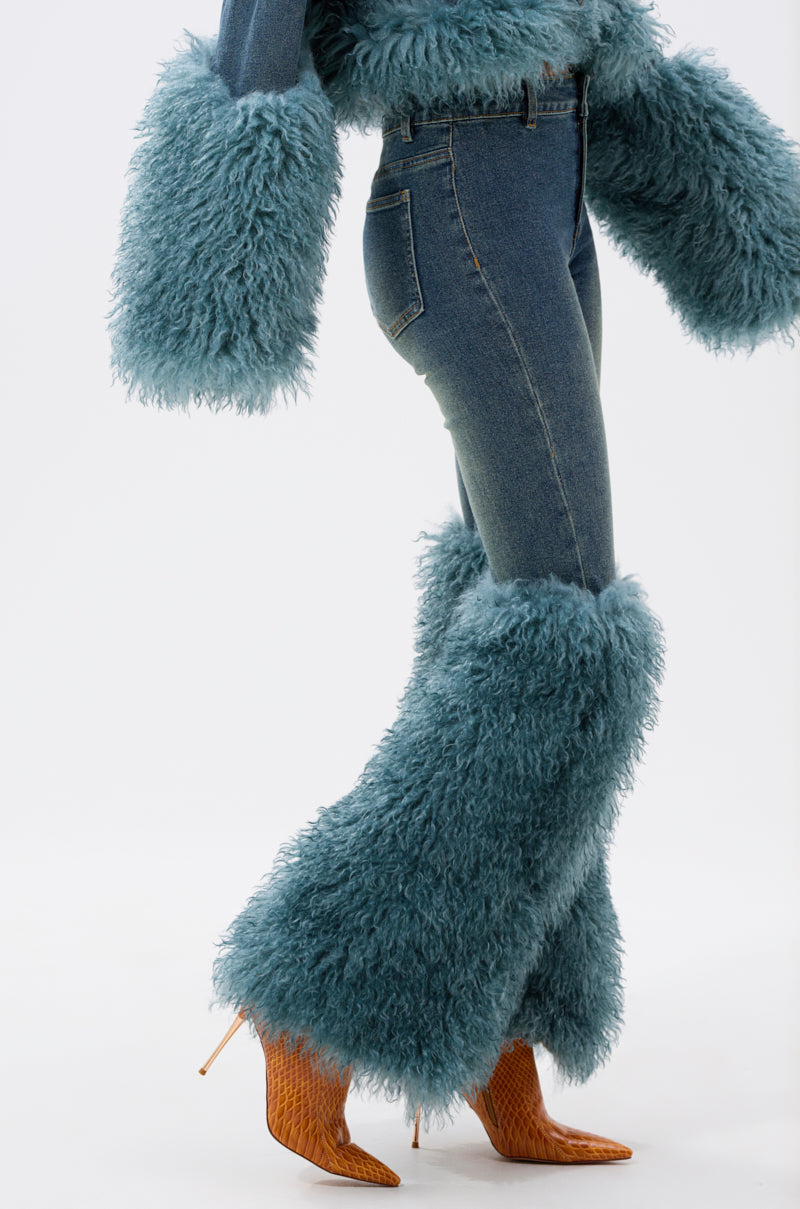 SIT PRETTY FUR TRIM JEANS IN BLUE DENIM