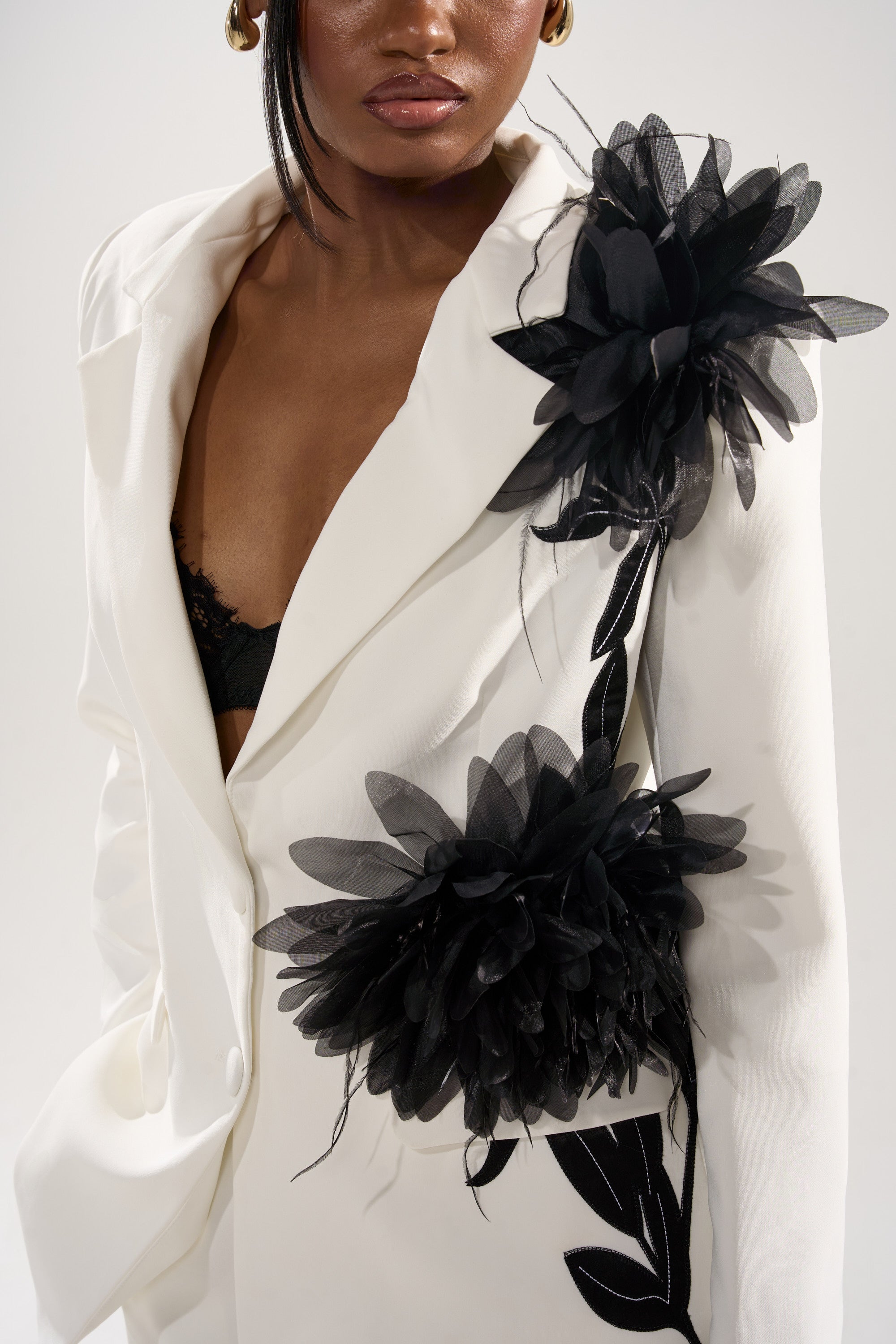 IN FULL BLOOM APPLIQUE BLAZER