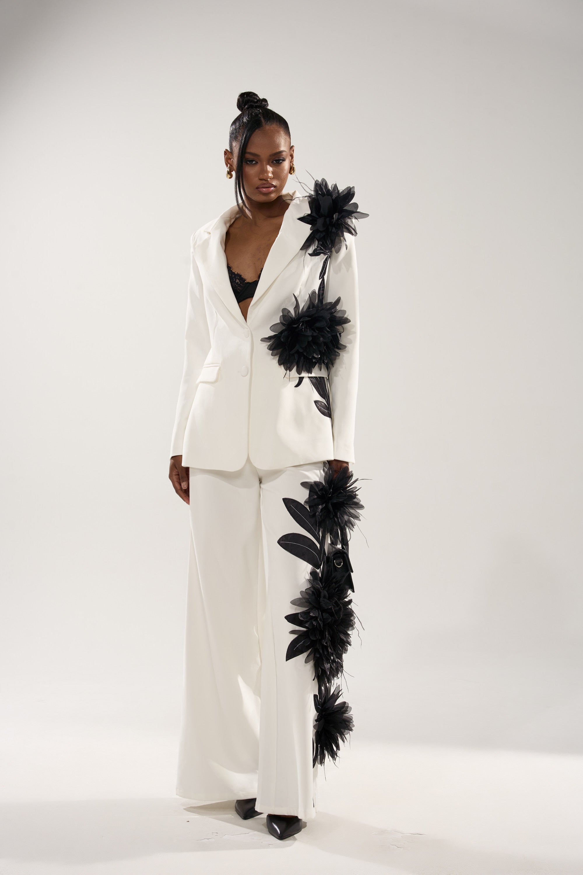 IN FULL BLOOM APPLIQUE TROUSER