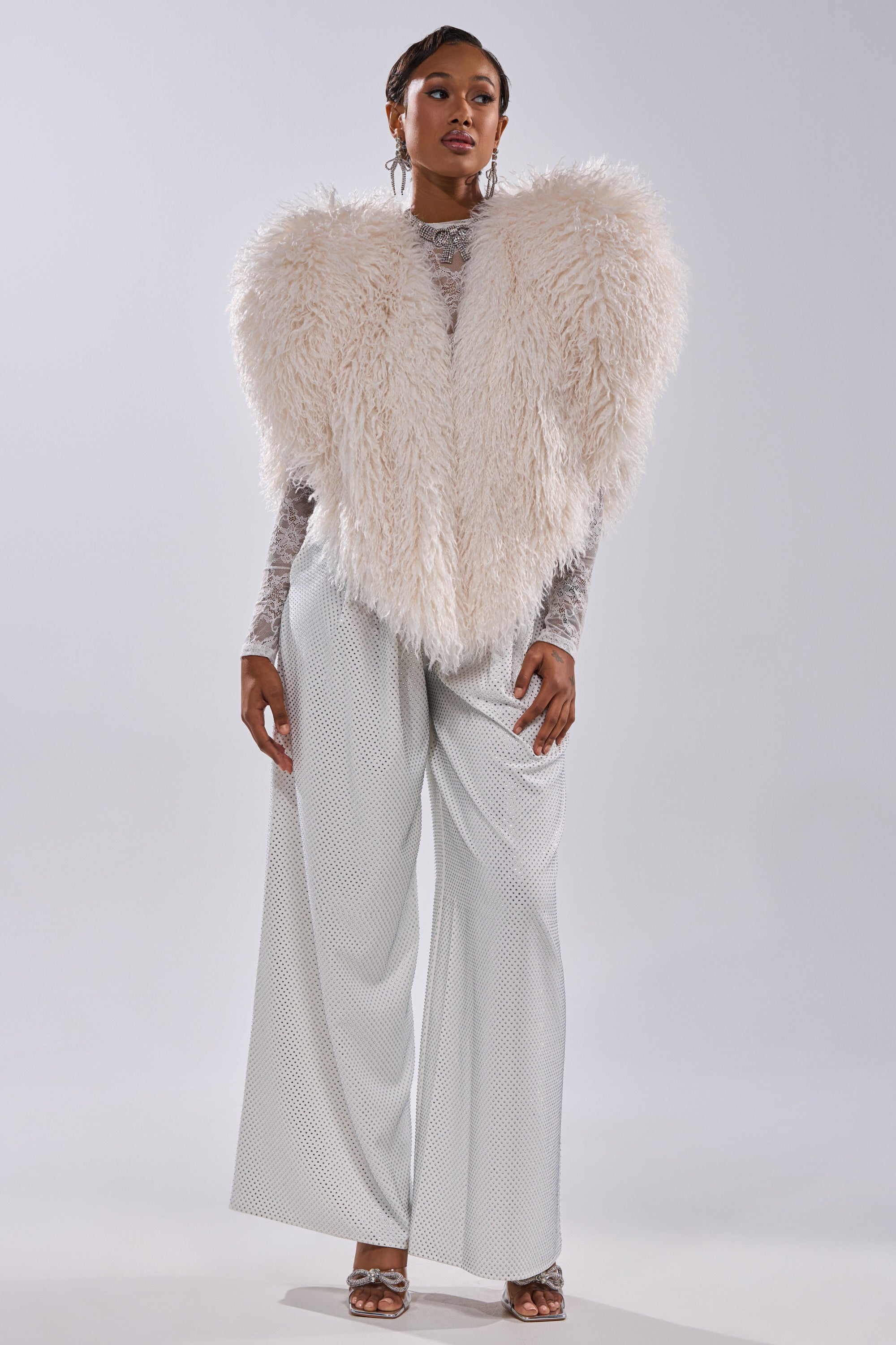 STAR CROSSED LOVER FAUX FUR VEST IN IVORY