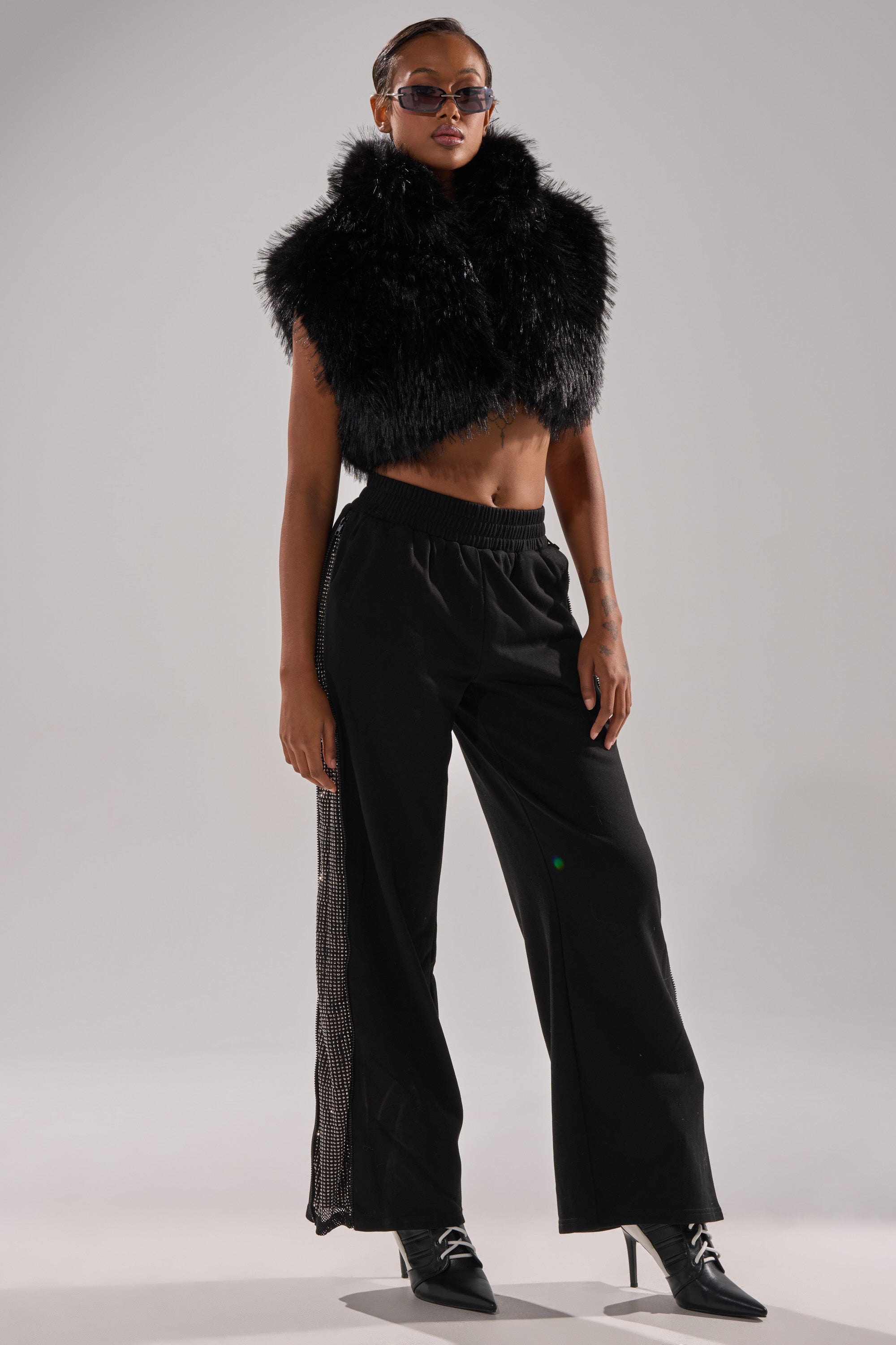 COCO CROPPED FUR VEST IN BLACK