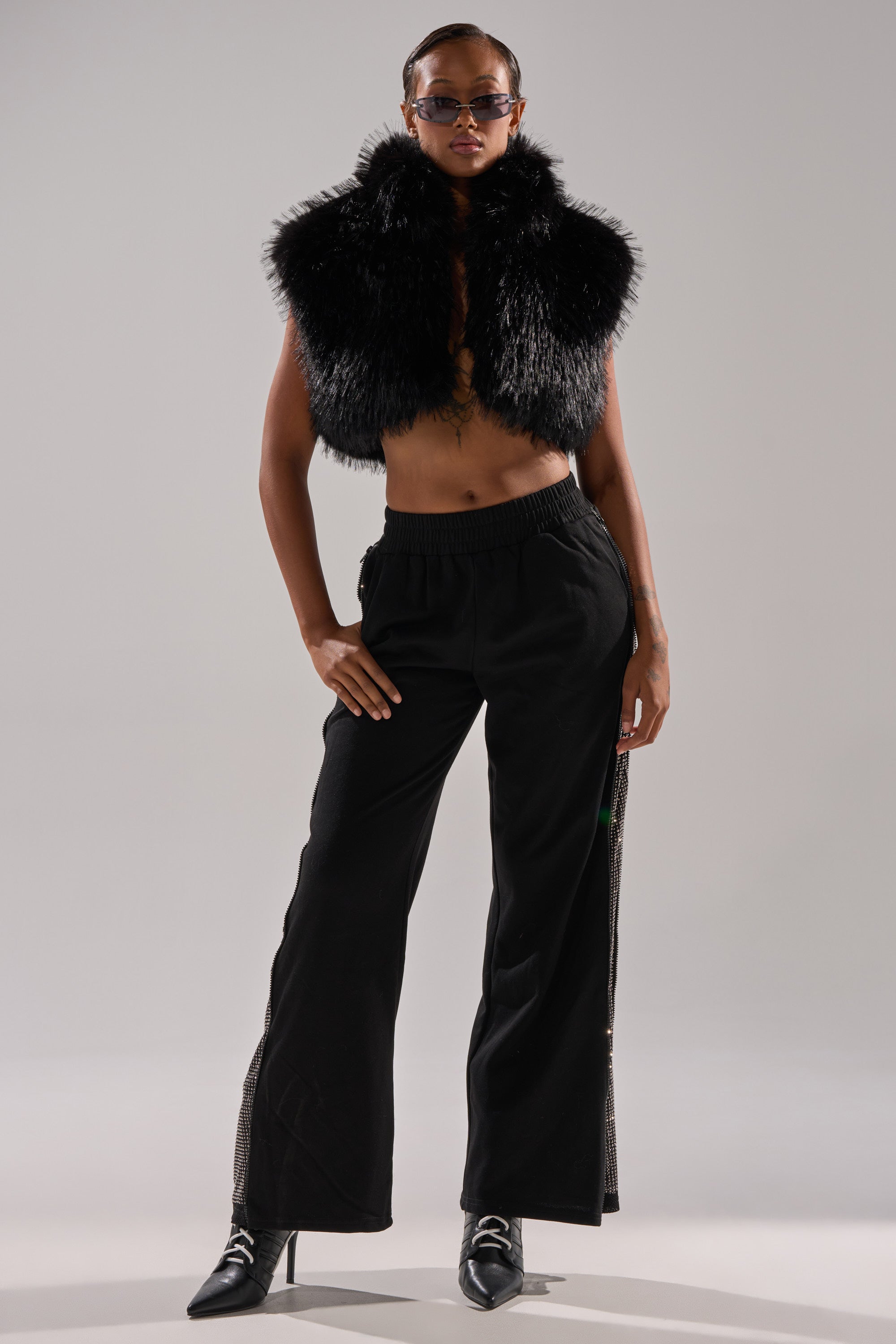 COCO CROPPED FUR VEST IN BLACK
