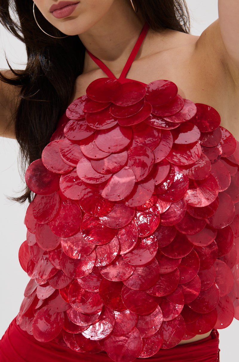 QUEEN OF EVERYTHING HALTER TOP