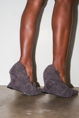 AZALEA WANG AICHA FAUX SUEDE GRAY RUCHED WEDGE PUMP