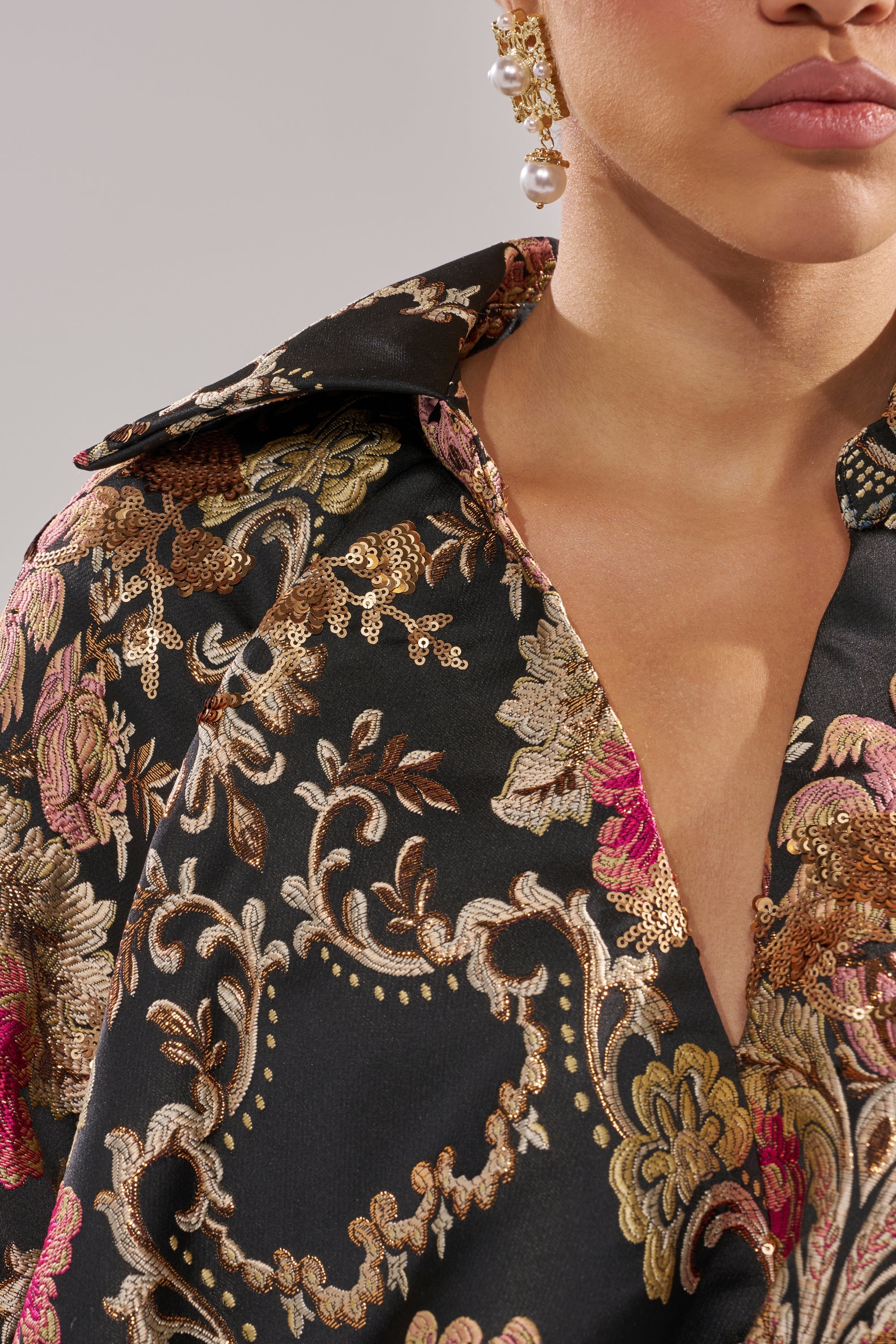 HIGH SOCIETY HIGH LOW BROCADE BLOUSE