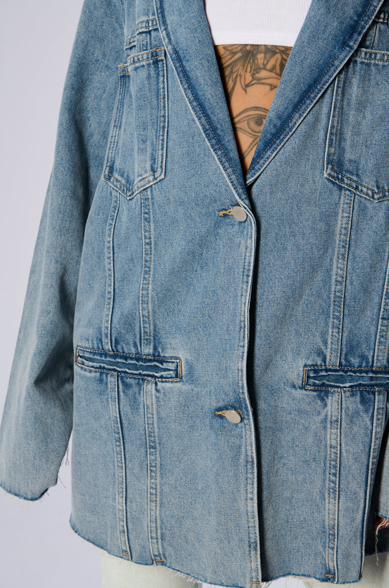 DAY N NIGHT OVERSIZED DENIM BLAZER