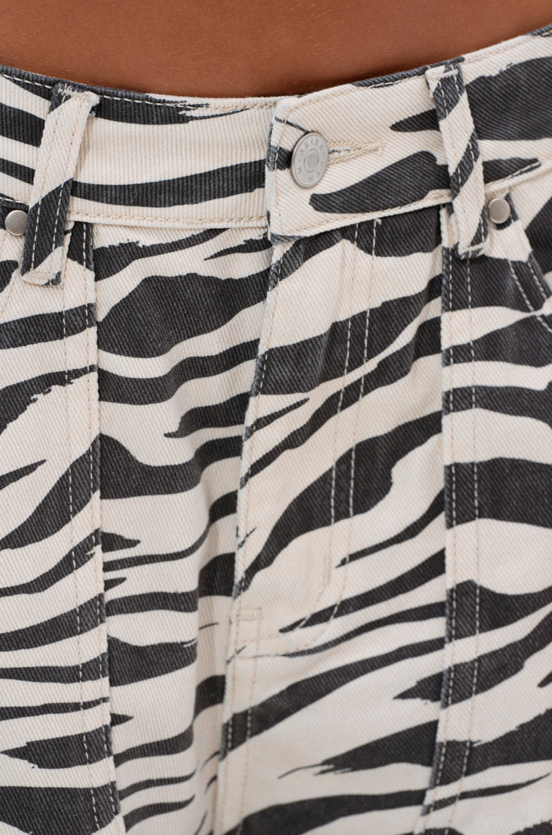 ZEBRA LUXE BERMUDA SHORT