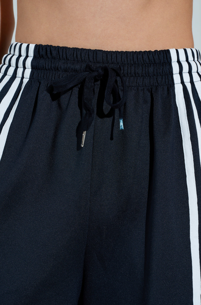 JUMP AROUND WIDE LEG PANT