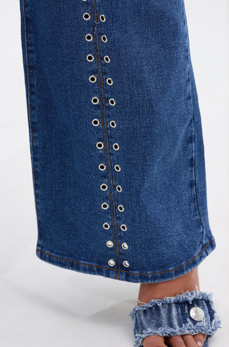 SOFIA RELAXED DENIM WITH GROMMET