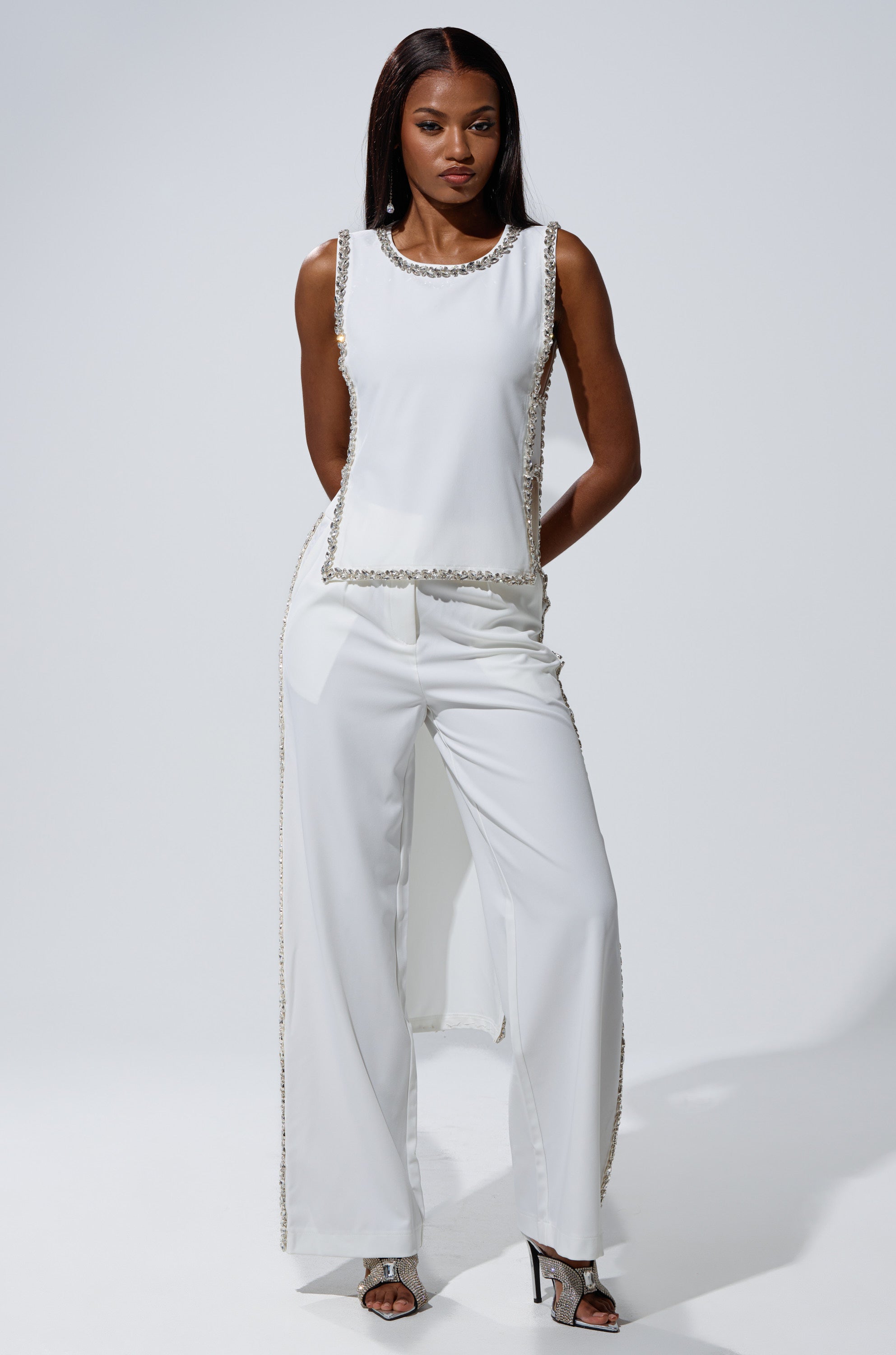 TALK TO ME TROUSER WITH RHINESTONE IN WHITE