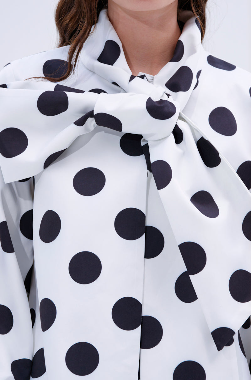 AMALIA TIE NECK TRENCH IN POLKA DOT