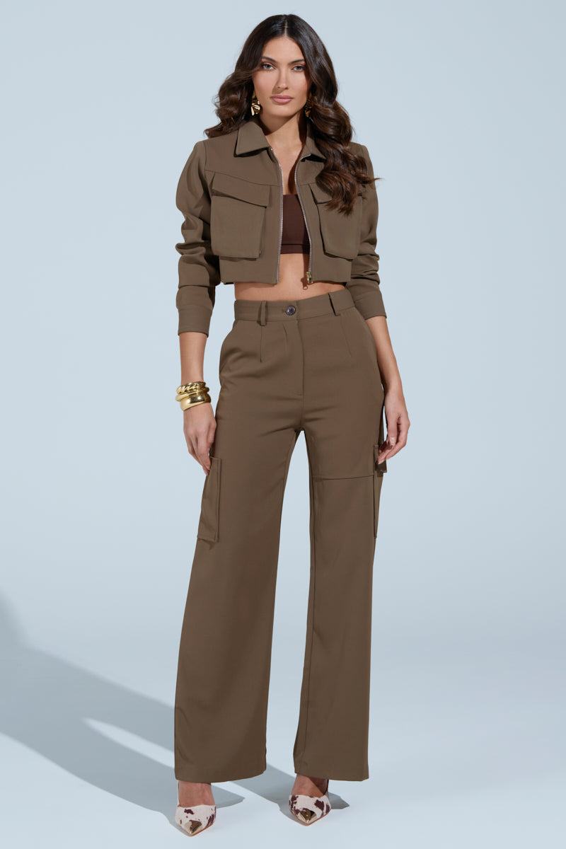 TAKE IT EASY CARGO PANT IN TAUPE
