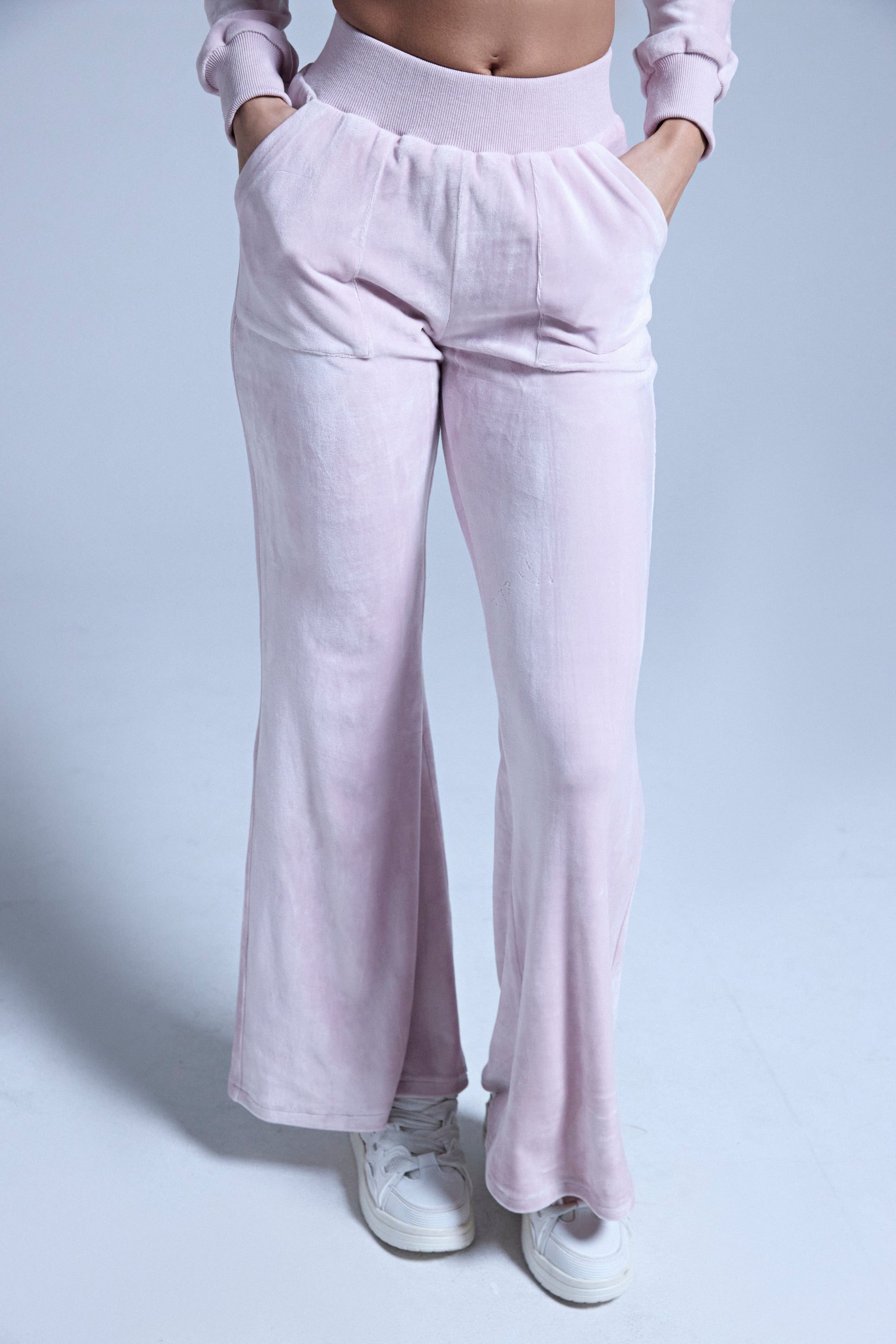 TAYLOR STRAIGHT LEG JOGGER IN PINK