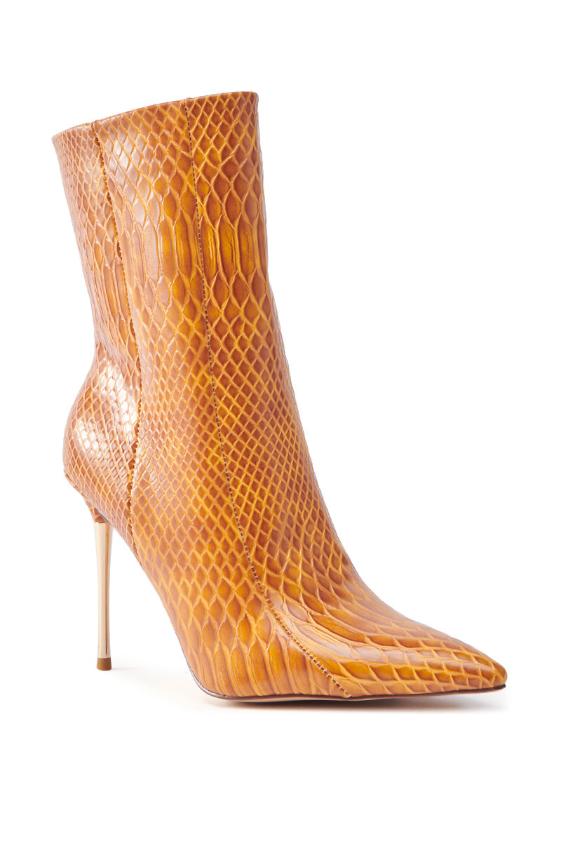 AZALEA WANG CALEAN ORANGE STILETTO BOOTIE