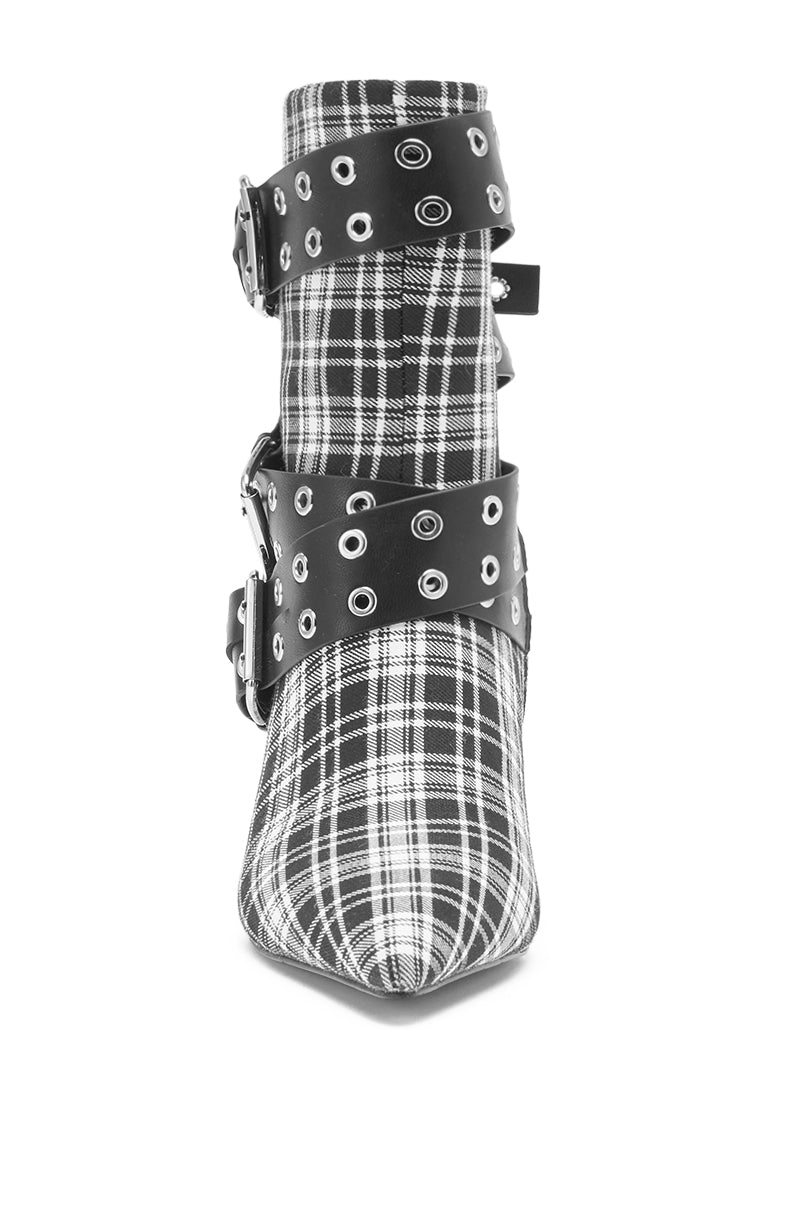 AZALEA WANG CHALKIS BLACK WHITE PLAID BUCKLE WEDGE BOOTIE