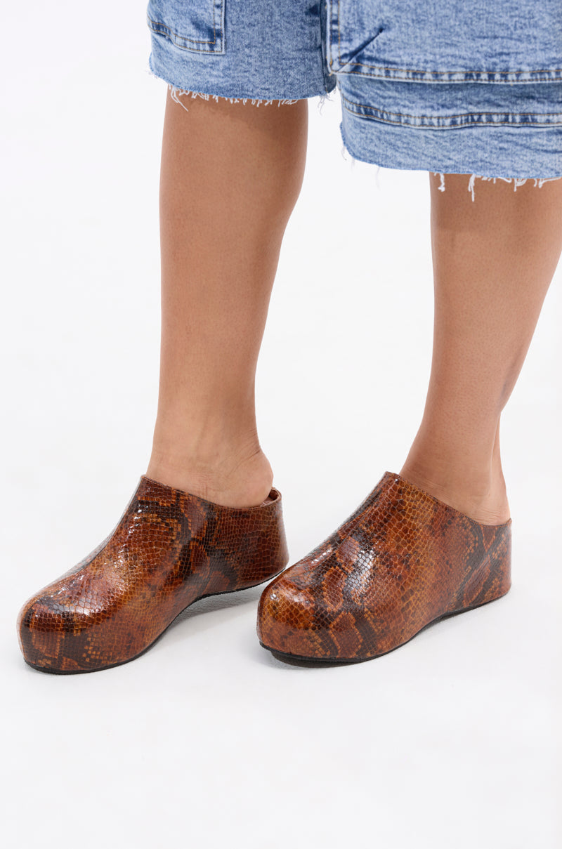 AZALEA WANG DARWIN CLOG IN BROWN SNAKE