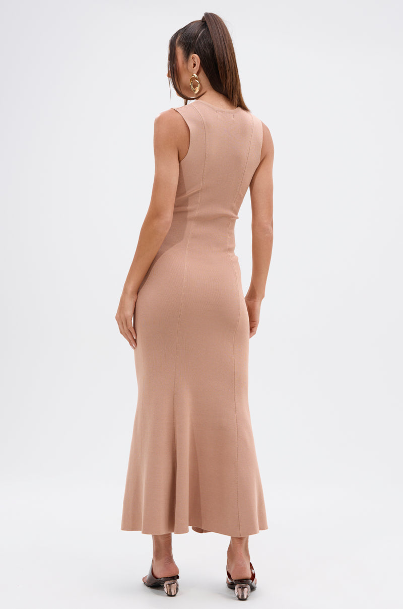 NOT TOO CASUAL KNIT MAXI DRESS IN BEIGE