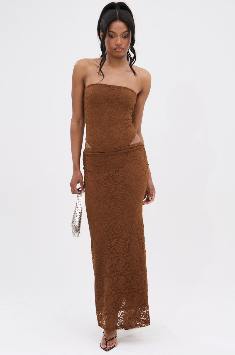 PUCKER UP LACE MAXI SKIRT