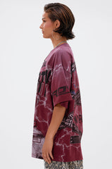 INTELLECTUAL PROPERTY GRAPHIC TEE IN BURGUNDY