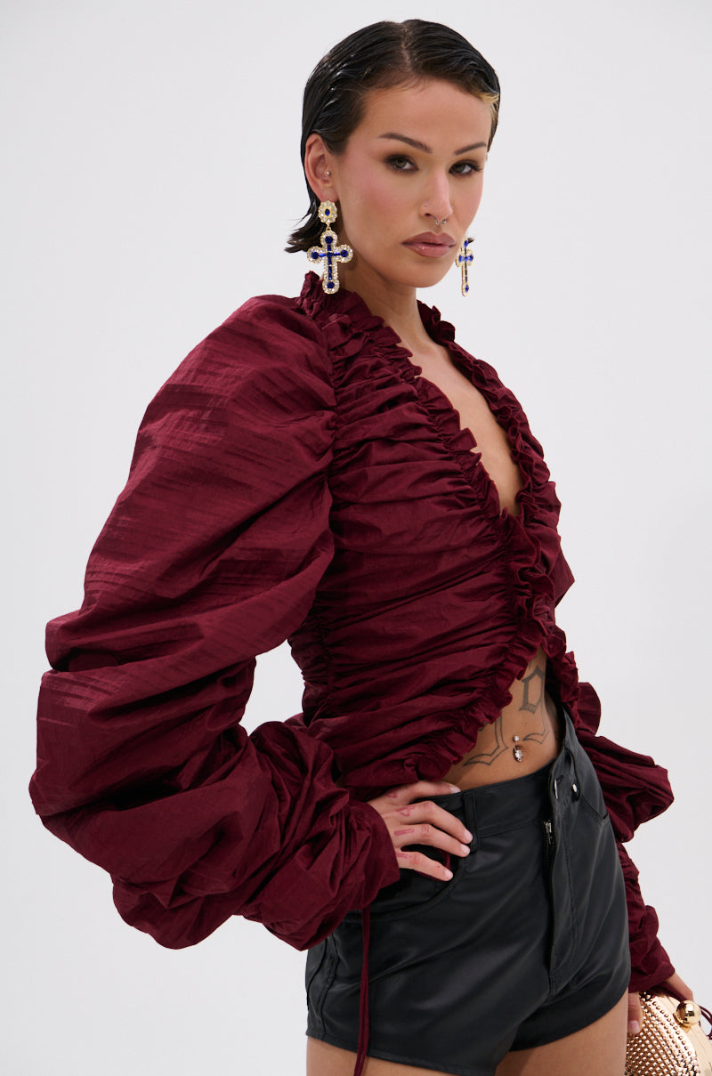 IN IT TO WIN IT RUCHED BLOUSE IN BURGUNDY