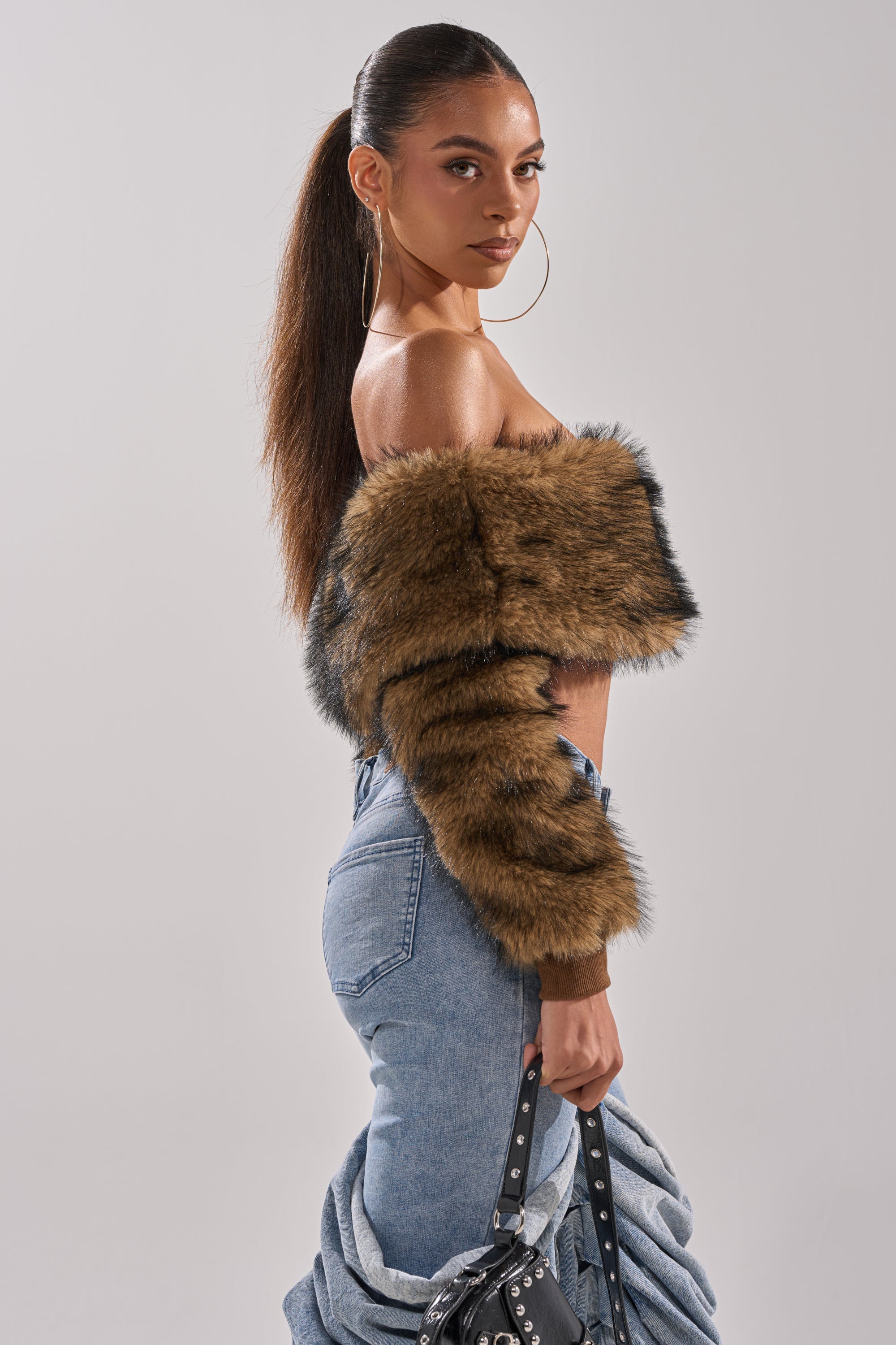 TEDDY BEAR CROPPED LONG SLEEVE TOP