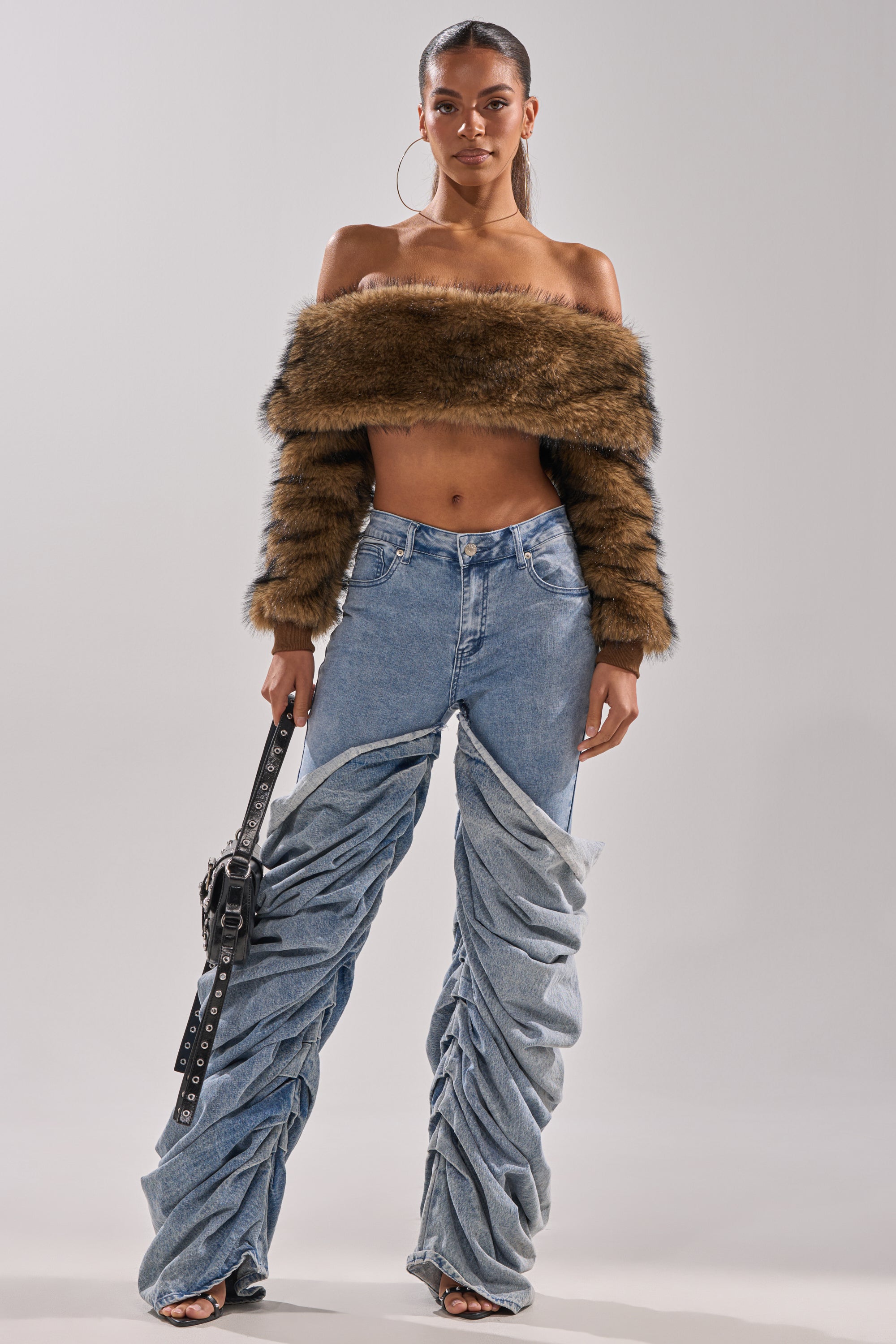 TEDDY BEAR CROPPED LONG SLEEVE TOP