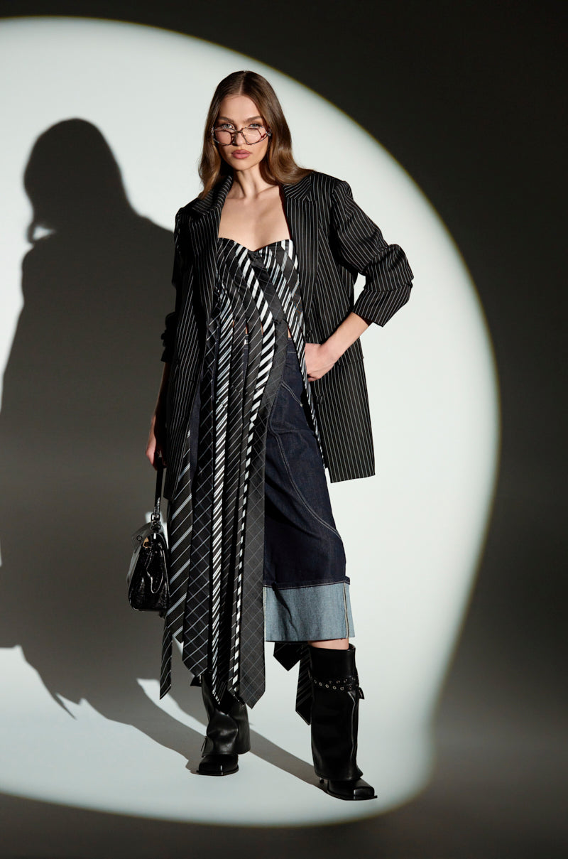 ALL WORK AND NO PLAY TIE DETAIL CORSET TOP