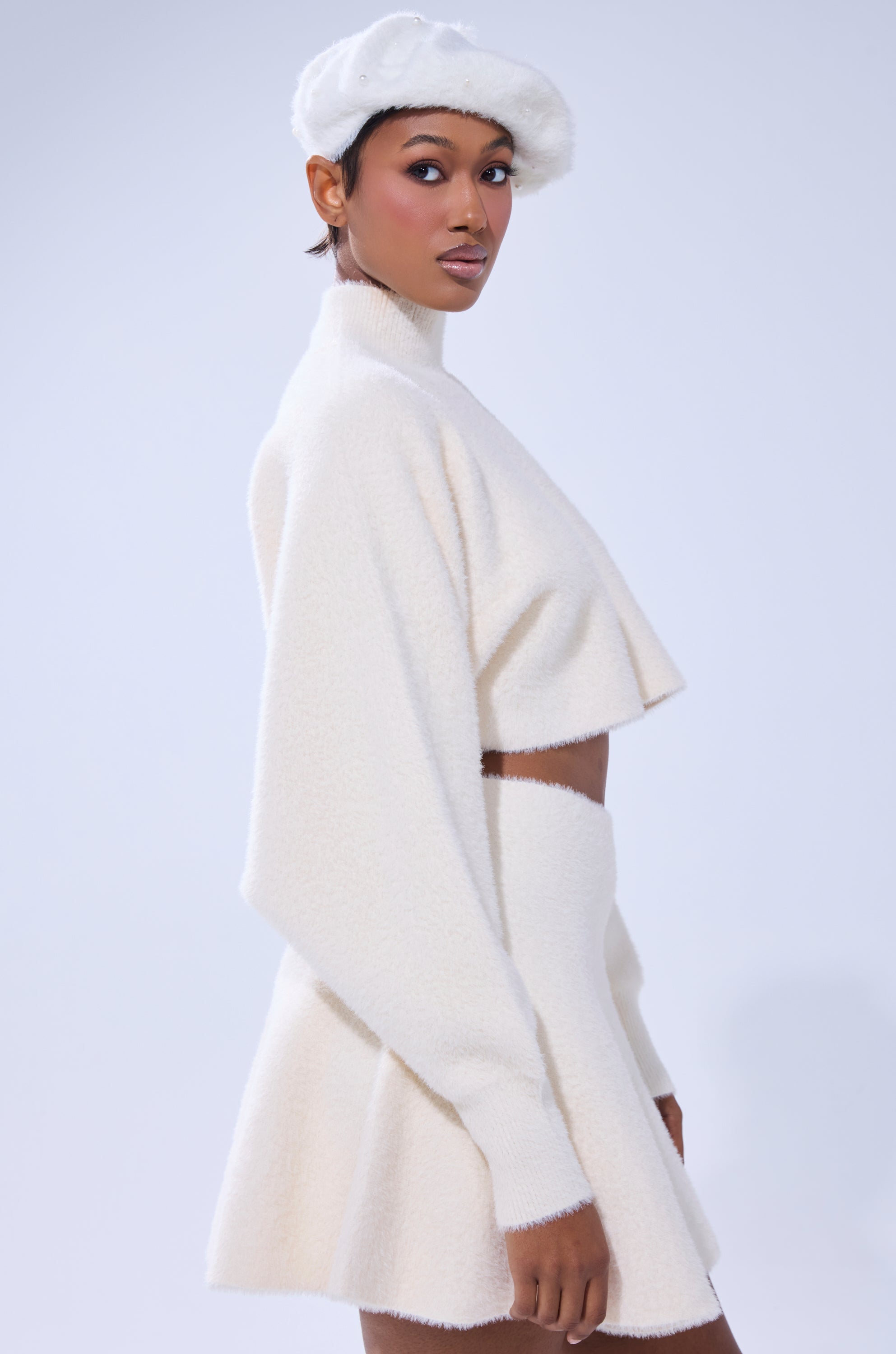 CUDDLE UP FUZZY CROPPED SWEATER IN IVORY