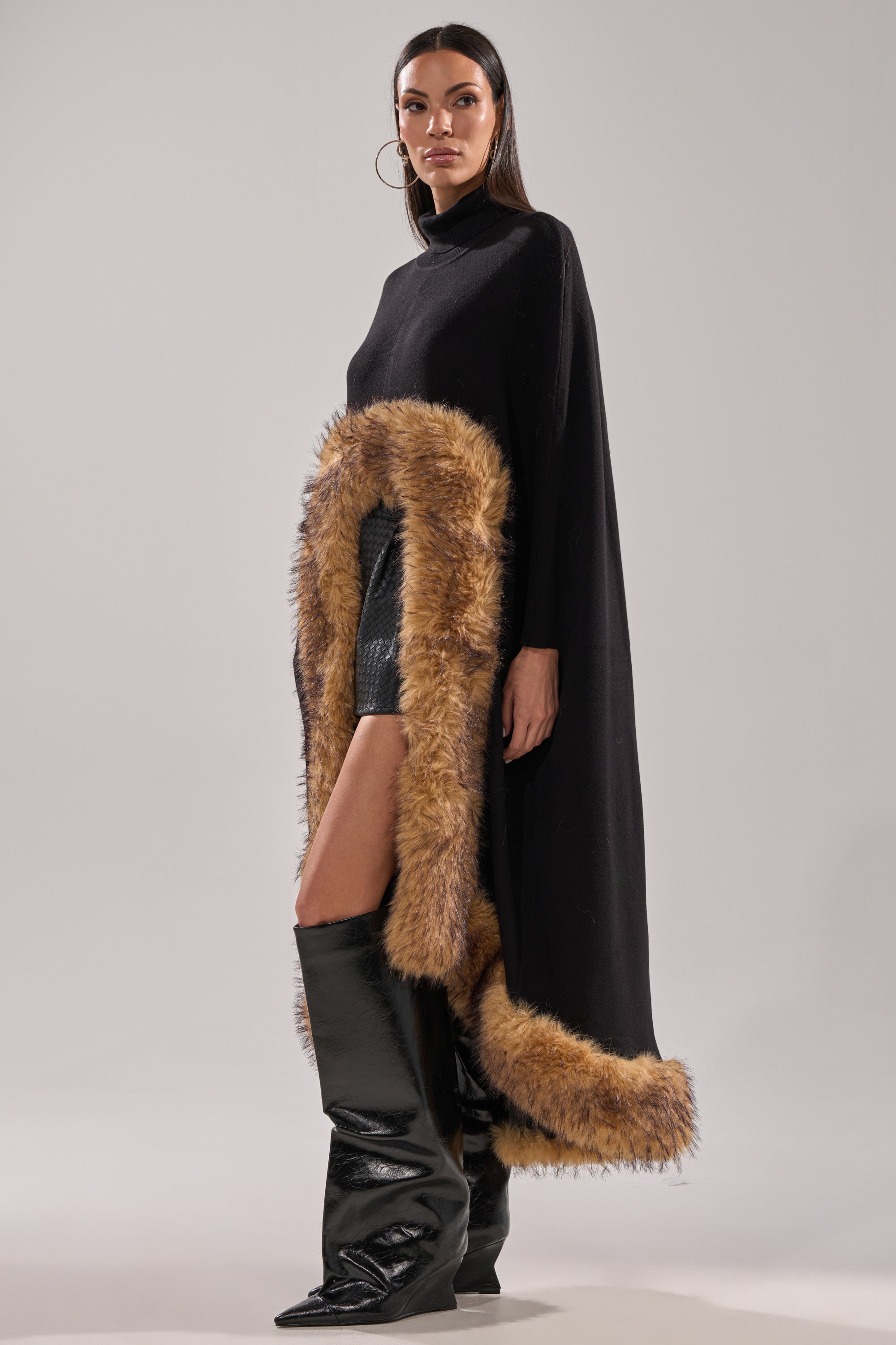 RICH SWEATER WITH FUR TRIM