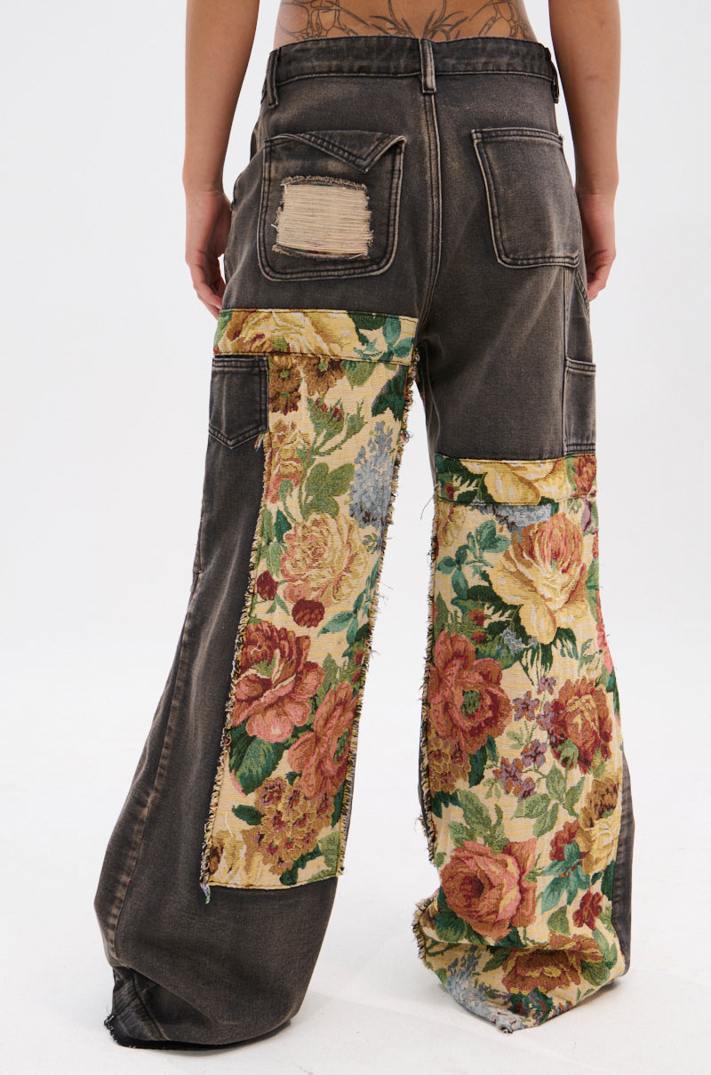 BRIGETTE DISTRESSED JEANS WITH JACQUARD DETAIL