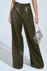 DAY TIME LOVIN TROUSER IN OLIVE