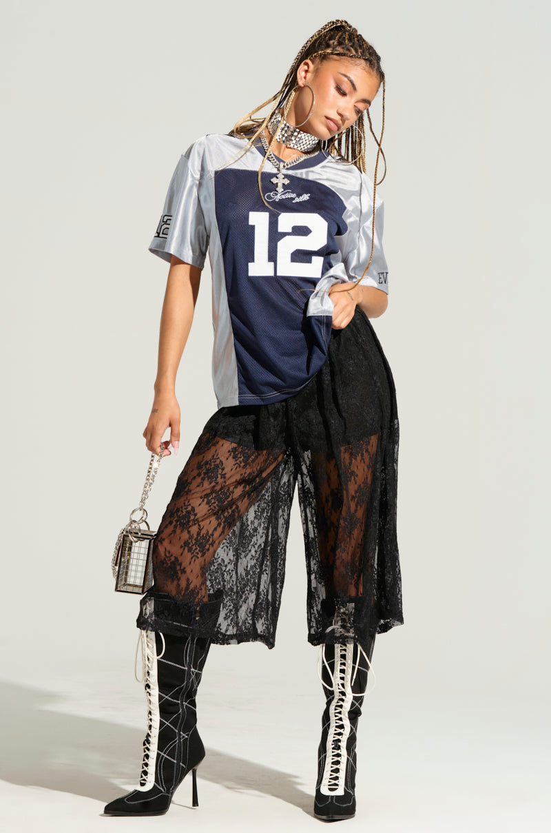 KELLY LACE SHORT IN BLACK