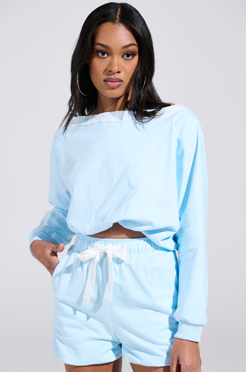 SKY BLUES SWEATSHIRT