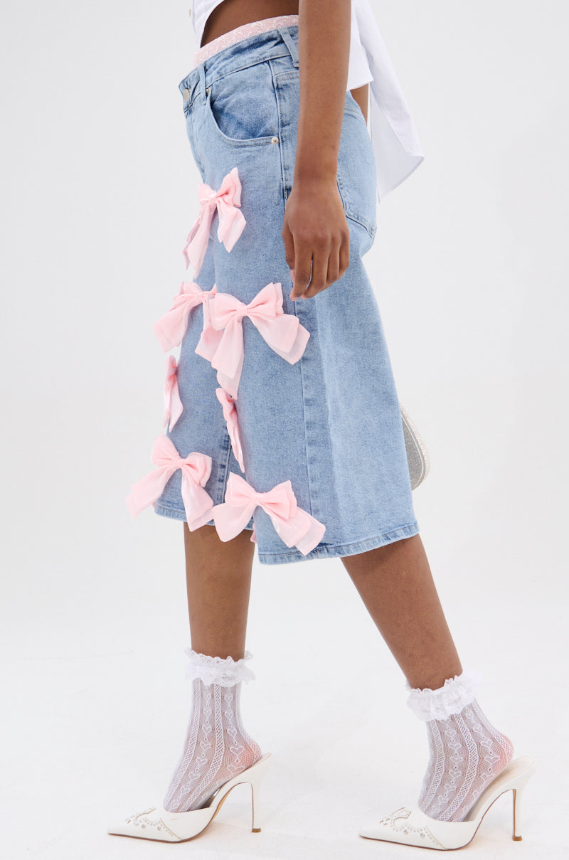 BOWS ALL OVER DENIM BERMUDA SHORT