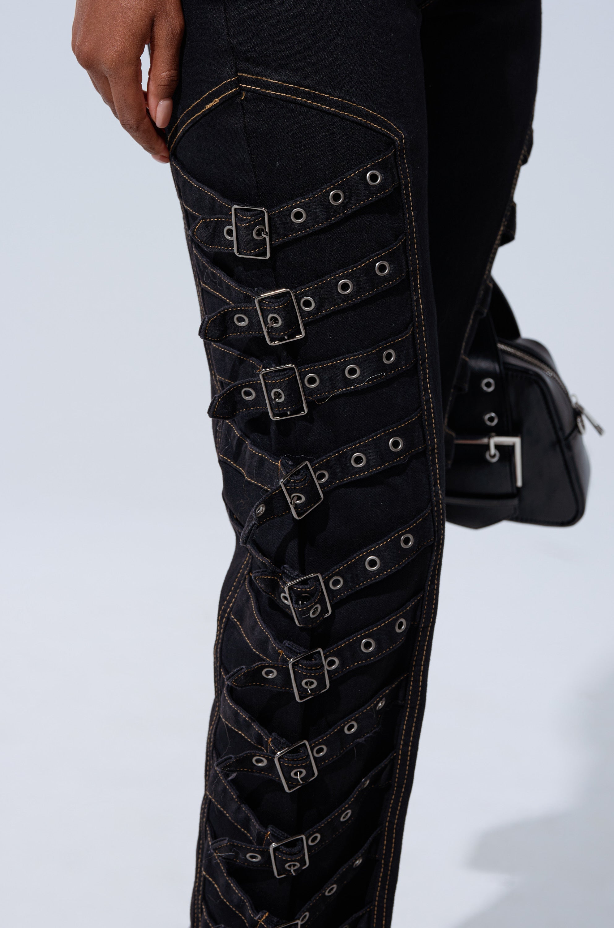 BUCKLE UP SKINNY DENIM PANT