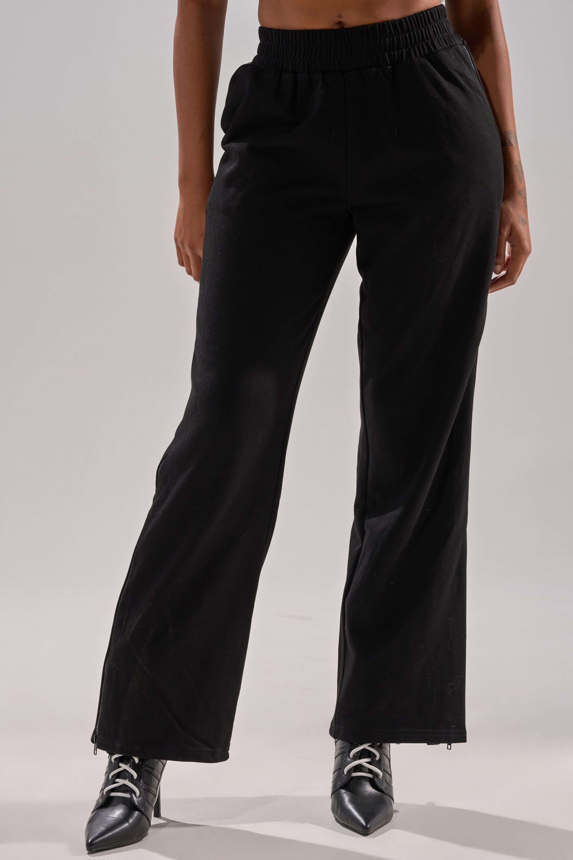 OPEN UP WIDE LEG JOGGER WITH RHINESTONE