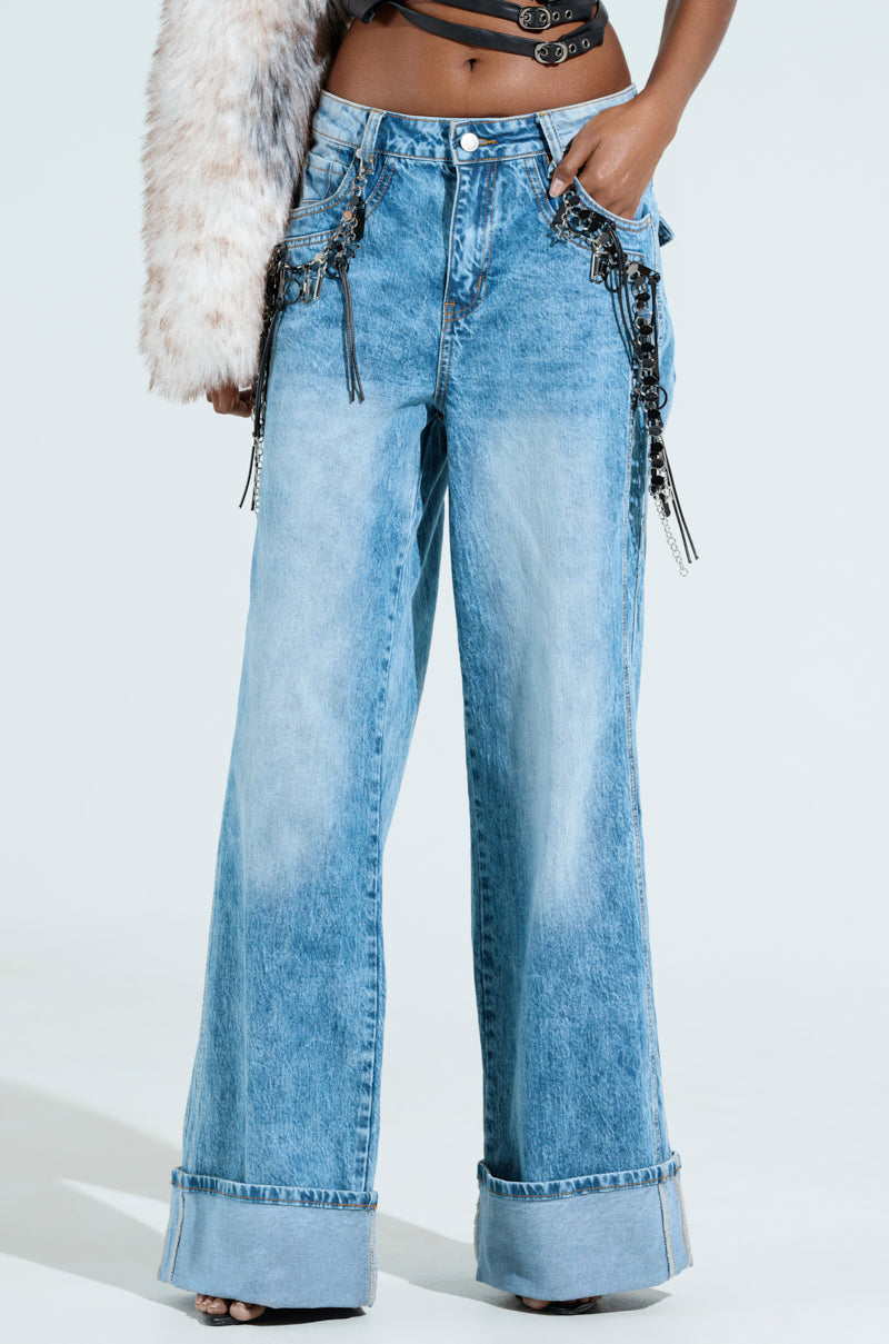 ZIP ZIP ZIPPER CHARM JEANS