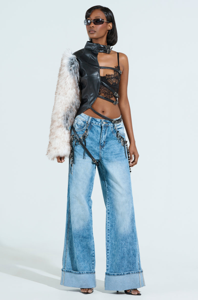 ZIP ZIP ZIPPER CHARM JEANS