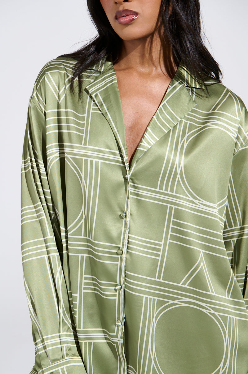 MIXED FEELINGS BUTTON DOWN TOP