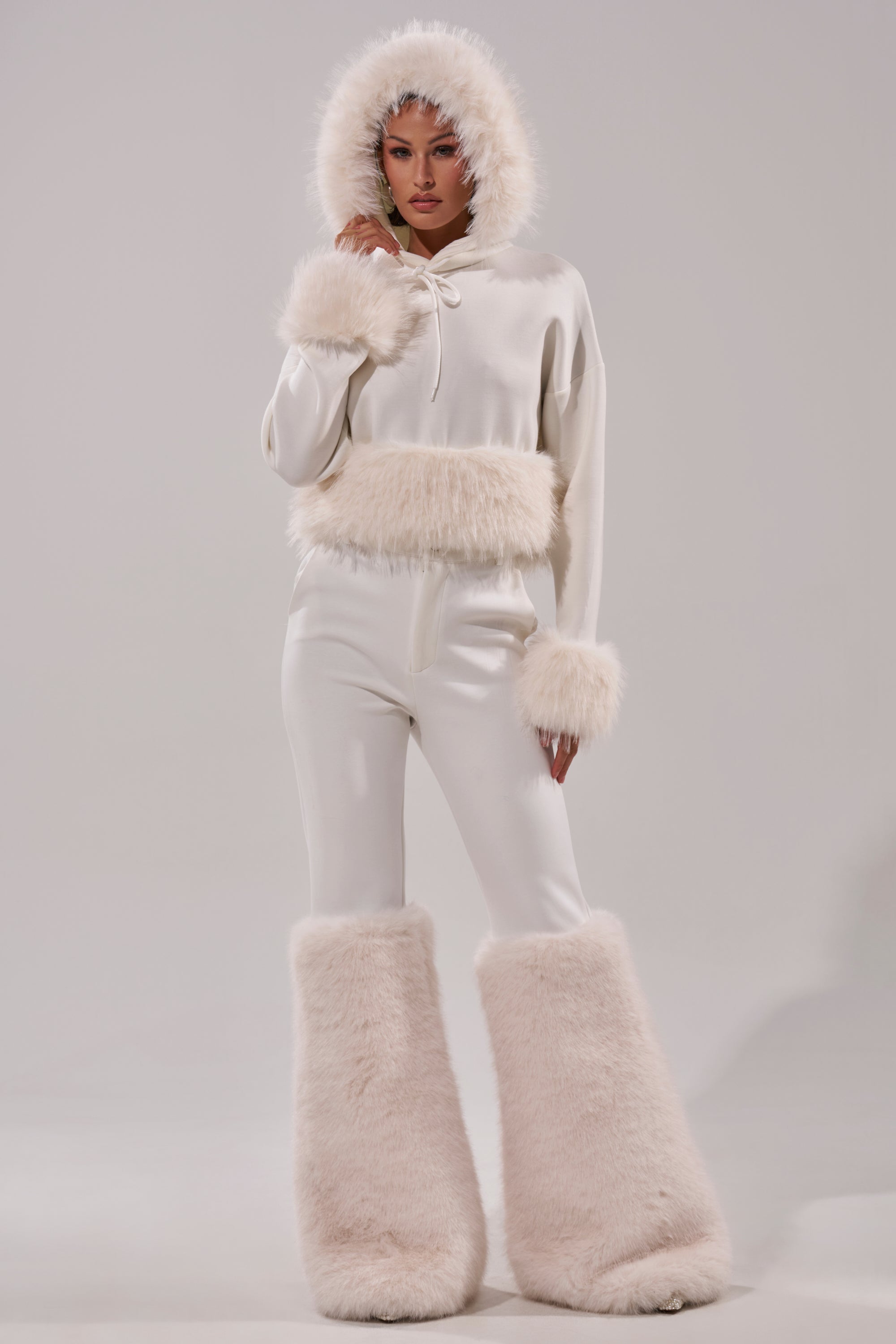 SNOW WHITE FUR TRIM SWEATSHIRT