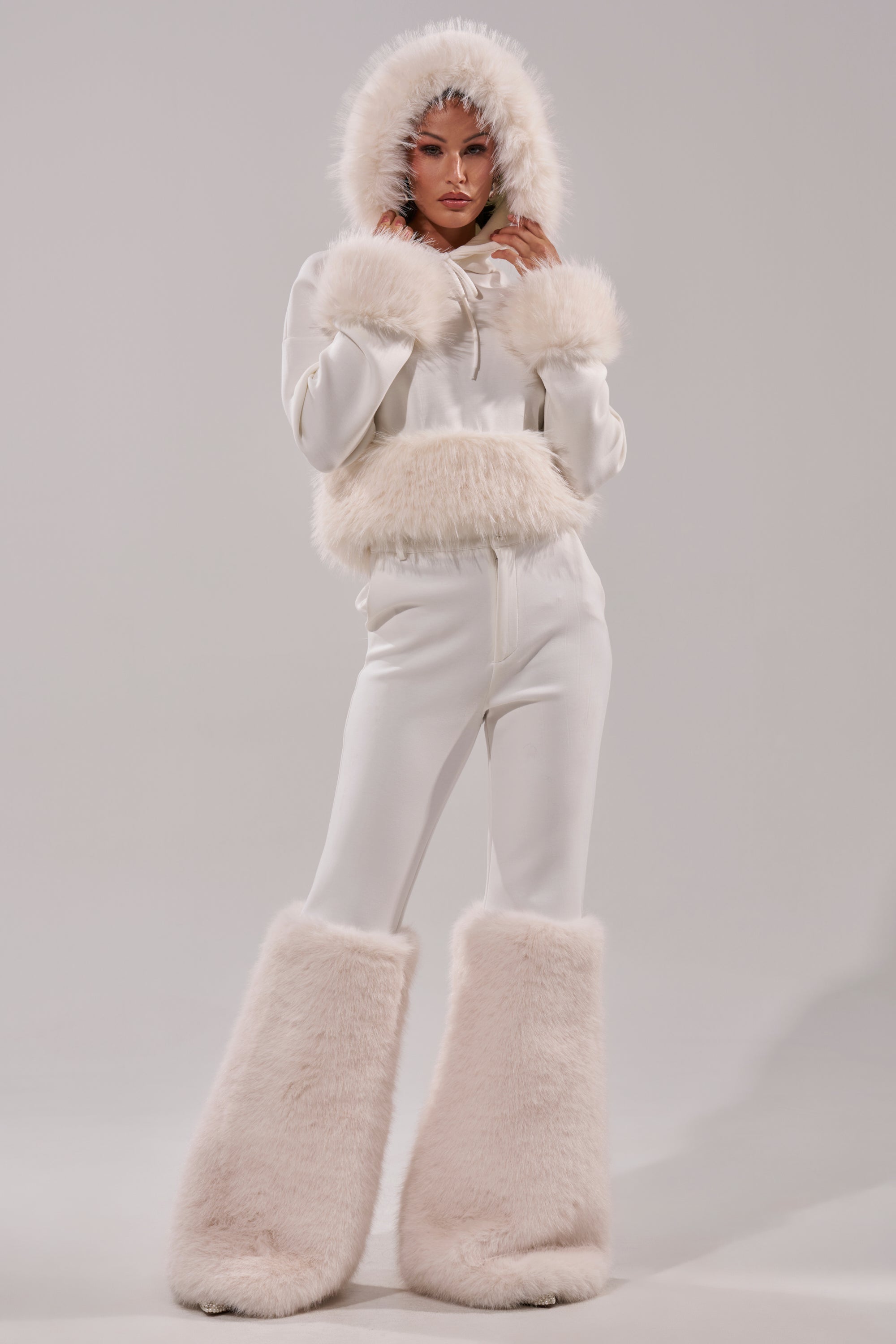 SNOW WHITE FUR TRIM SWEATSHIRT