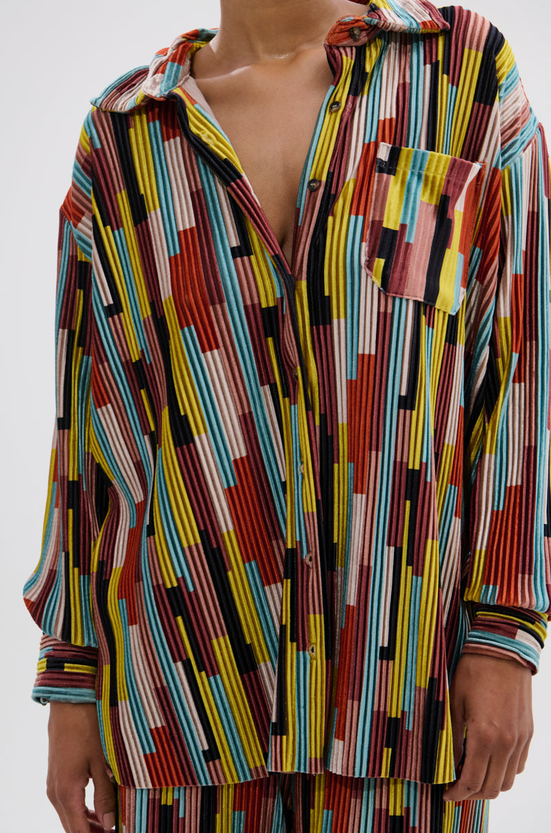 VIBES FEEL GOOD VELVET COLOR BLOCKED BUTTON DOWN