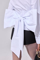 STRAIGHT TO THE POINT BUTTON DOWN