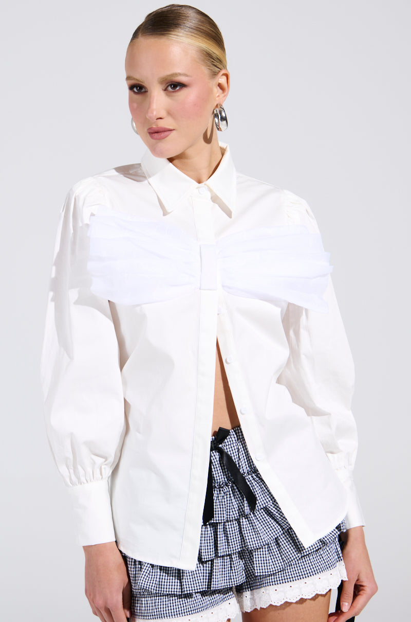 LOOK AT ME GO BUTTON DOWN TOP