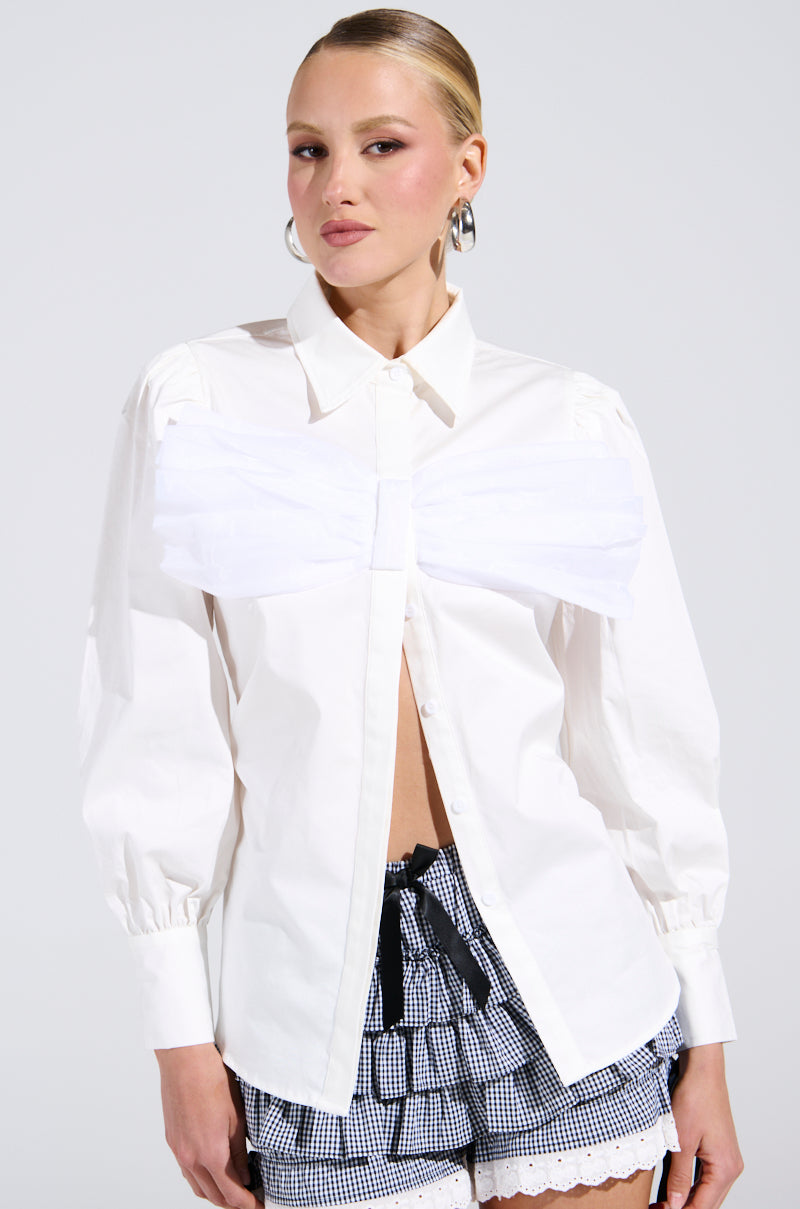 LOOK AT ME GO BUTTON DOWN TOP